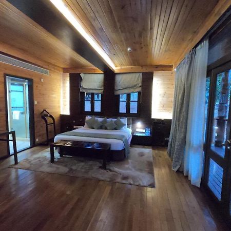 Aamby Valley City Lonavala Dış mekan fotoğraf A bedroom at the resort
