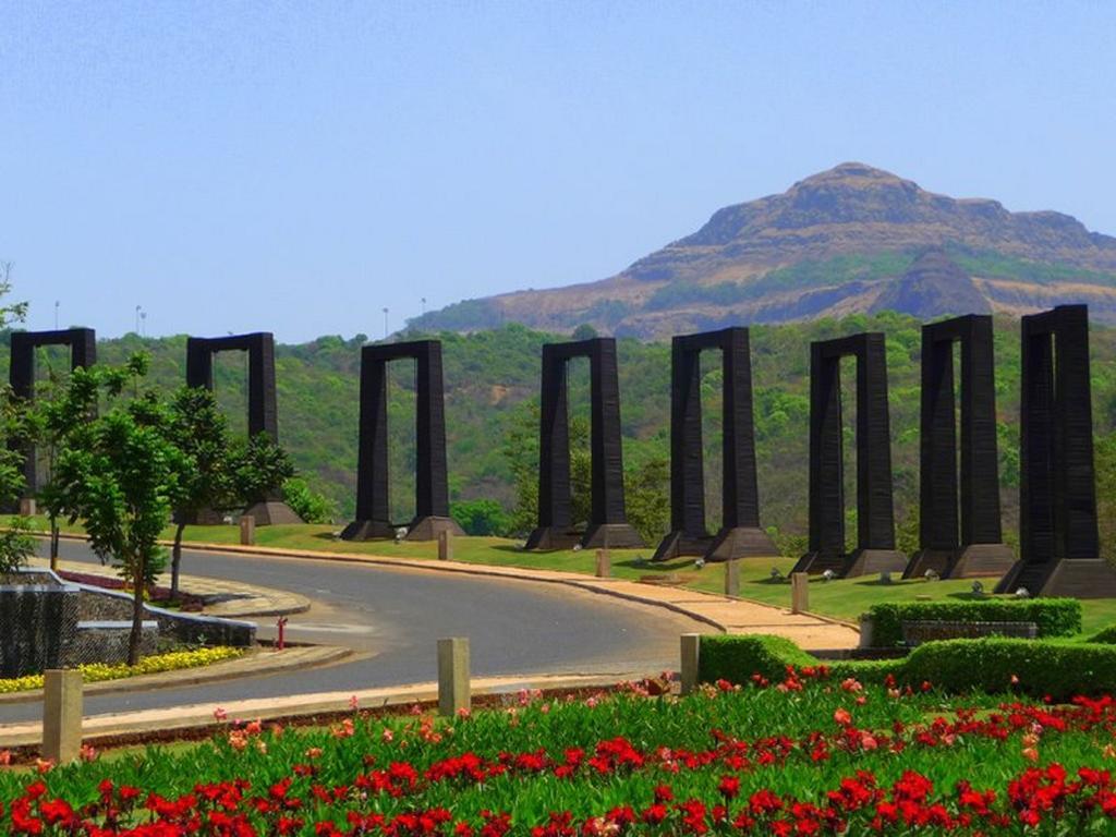 Aamby Valley City Lonavala Dış mekan fotoğraf The University of Yaoundé 1