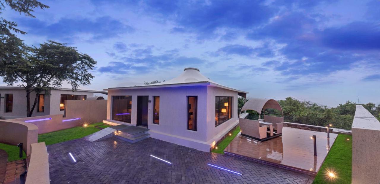 Aamby Valley City Lonavala Dış mekan fotoğraf The Royal Villa