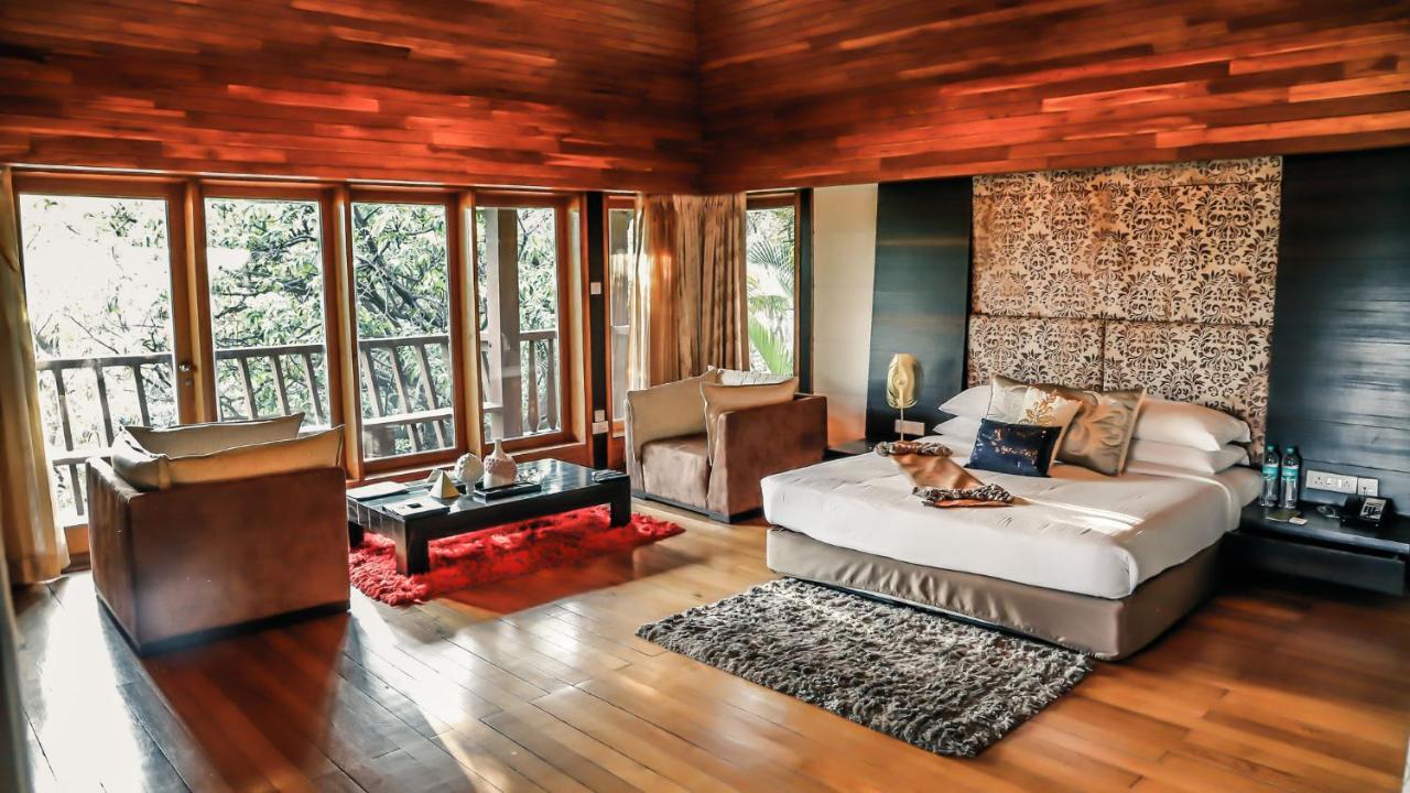Aamby Valley City Lonavala Dış mekan fotoğraf A bedroom at the Taj Bengal