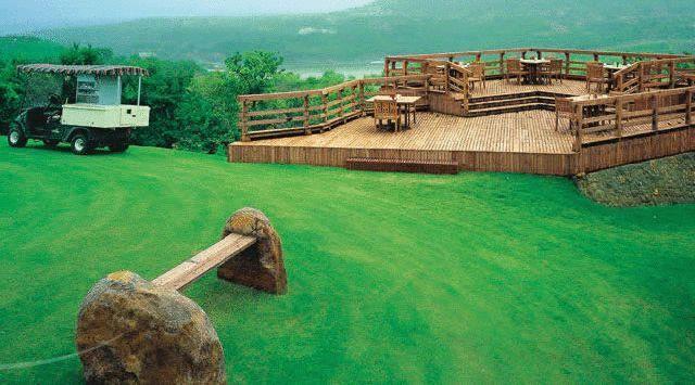 Aamby Valley City Lonavala Dış mekan fotoğraf The deck at the Stone House